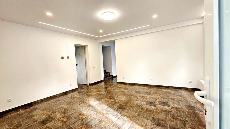 Snagov, adiacent lac,