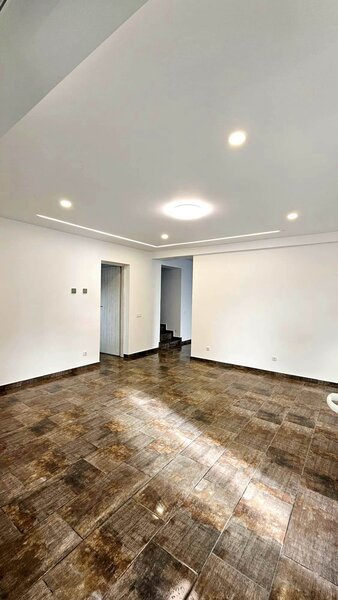 Snagov, adiacent lac,